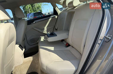 Седан Volkswagen Passat 2015 в 