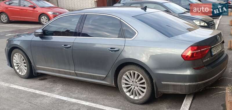 Седан Volkswagen Passat 2016 в Киеве