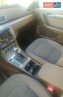 Універсал Volkswagen Passat 2012 в 