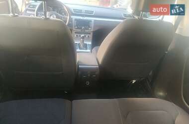 Універсал Volkswagen Passat 2012 в 