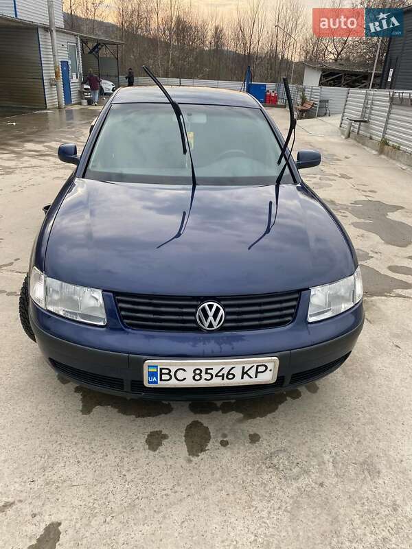 Седан Volkswagen Passat 1999 в Бориславе