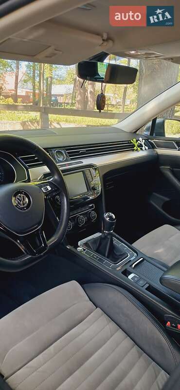 Универсал Volkswagen Passat 2016 в Киеве