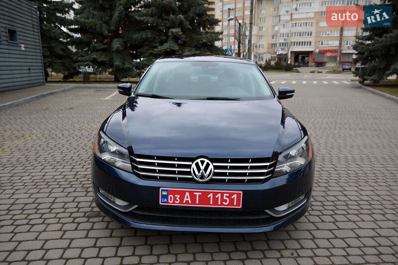 Седан Volkswagen Passat 2014 в Ивано-Франковске
