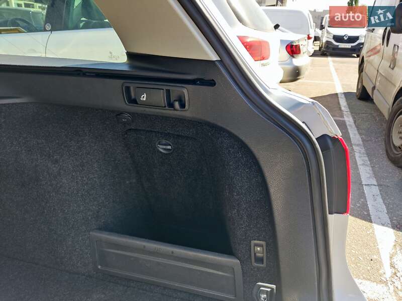 Универсал Volkswagen Passat 2012 в Одессе