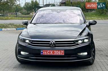 Седан Volkswagen Passat 2022 в 