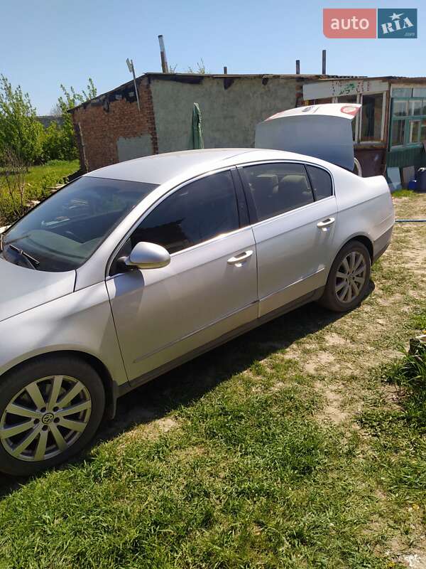 Седан Volkswagen Passat 2008 в Кропивницком