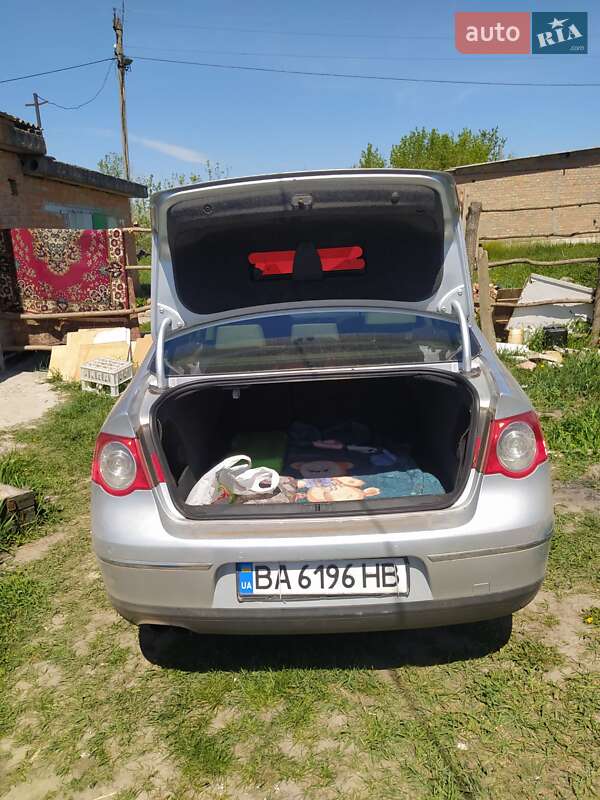 Седан Volkswagen Passat 2008 в Кропивницком