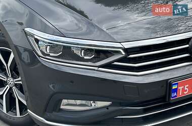 Седан Volkswagen Passat 2022 в 