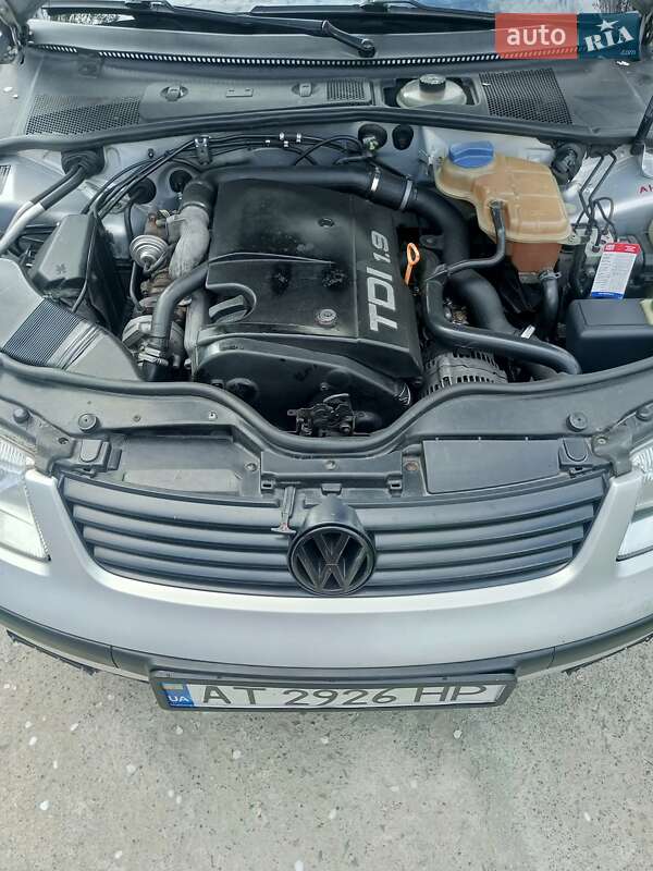 Седан Volkswagen Passat 1997 в Делятине