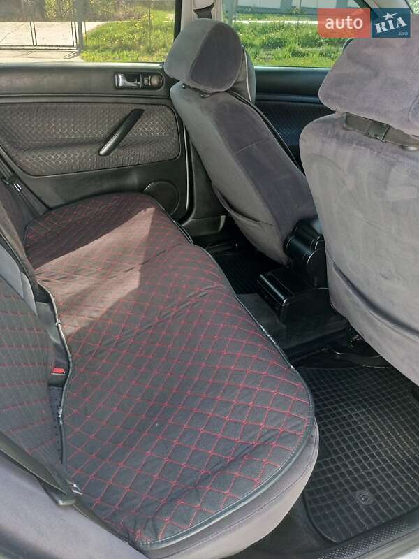 Седан Volkswagen Passat 1997 в Делятине