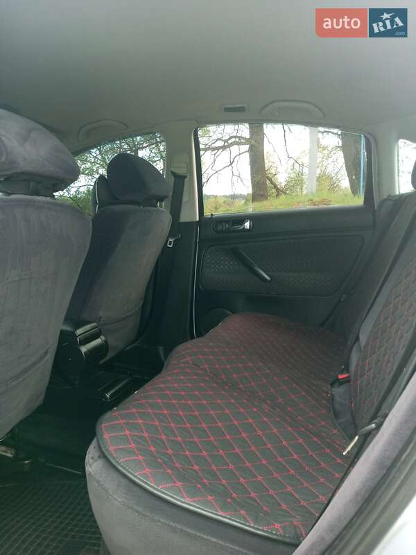Седан Volkswagen Passat 1997 в Делятине