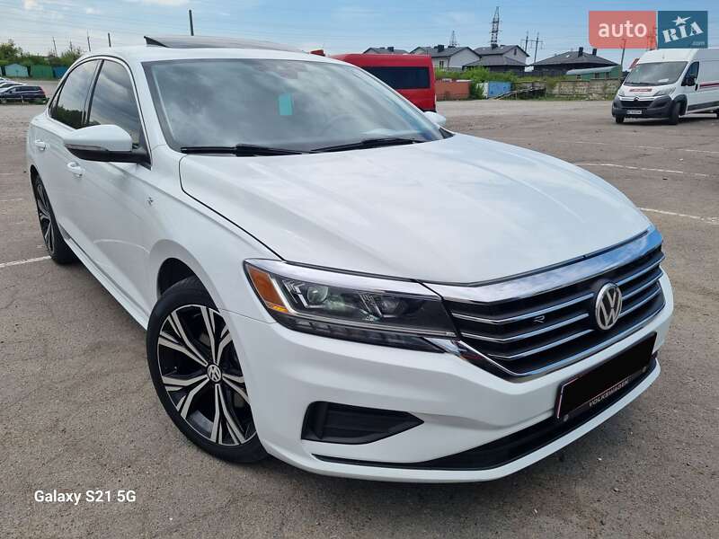 Volkswagen Passat 2021
