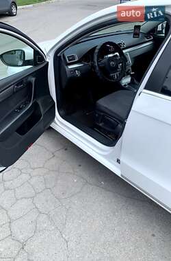 Универсал Volkswagen Passat 2011 в 
