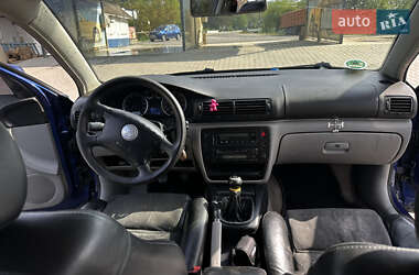 Седан Volkswagen Passat 2003 в 