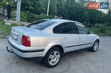 Седан Volkswagen Passat 2000 в 