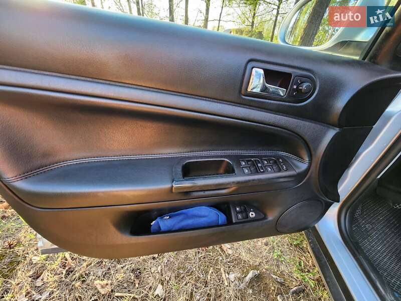 Седан Volkswagen Passat 2001 в Томашгороде