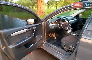Універсал Volkswagen Passat 2011 в 