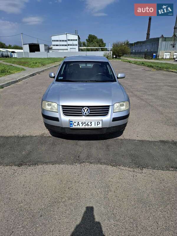 Седан Volkswagen Passat 2001 в Черкасах