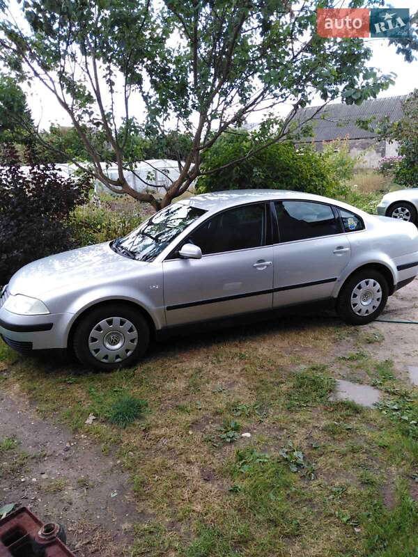 Седан Volkswagen Passat 2001 в Черкасах