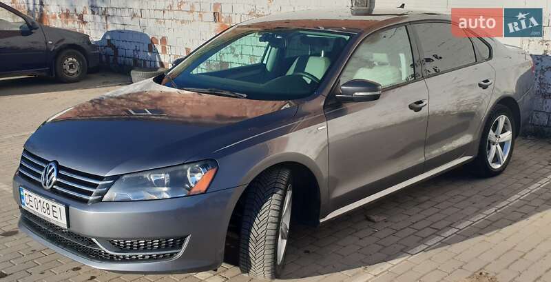 Седан Volkswagen Passat 2013 в Черновцах
