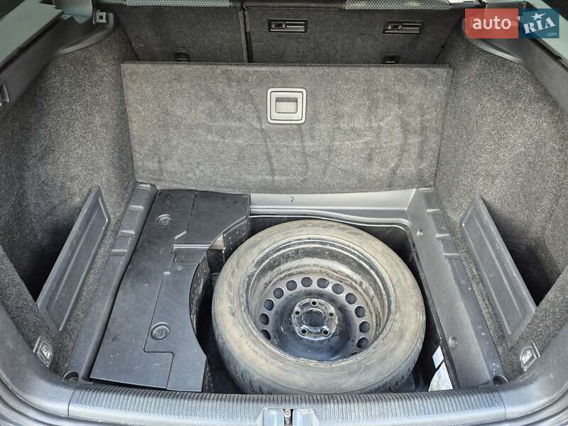 Універсал Volkswagen Passat 2011 в Києві