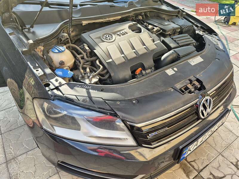 Універсал Volkswagen Passat 2011 в Києві