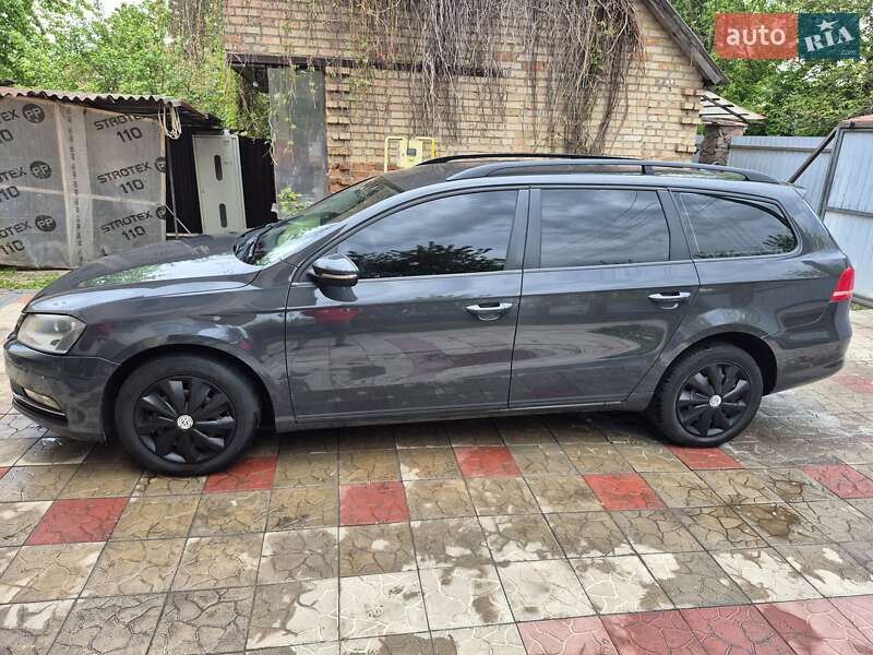 Універсал Volkswagen Passat 2011 в Києві