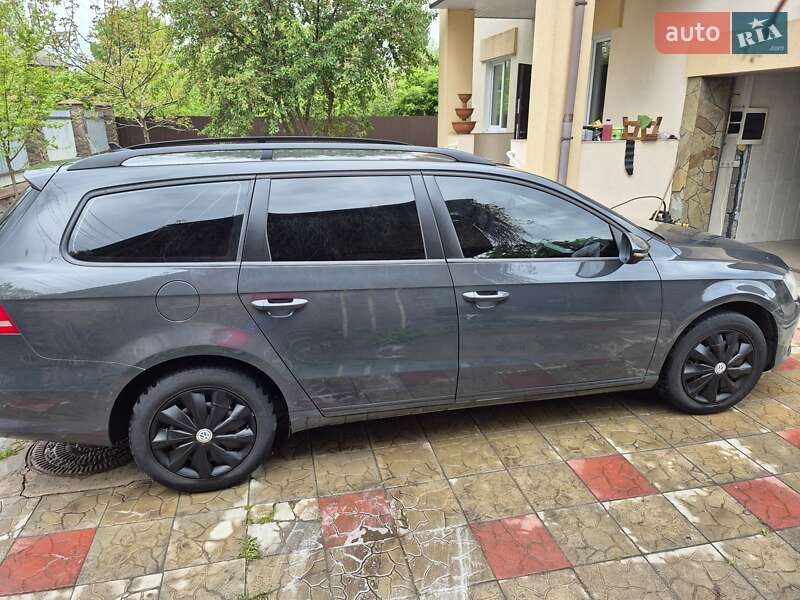 Універсал Volkswagen Passat 2011 в Києві