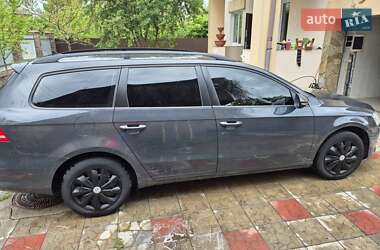 Універсал Volkswagen Passat 2011 в 