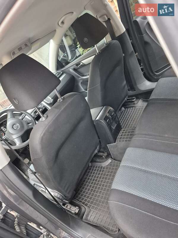 Універсал Volkswagen Passat 2011 в Києві