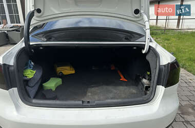 Седан Volkswagen Passat 2012 в 