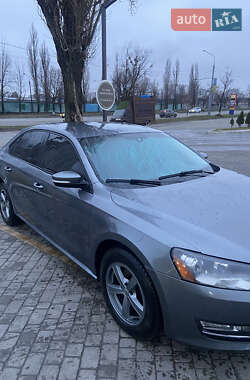 Седан Volkswagen Passat 2013 в Харькове