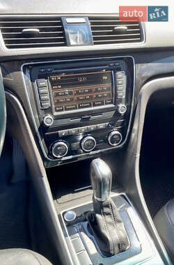 Седан Volkswagen Passat 2011 в 