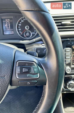 Седан Volkswagen Passat 2011 в 