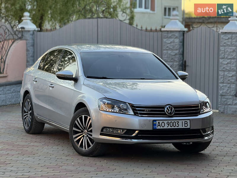 Седан Volkswagen Passat 2012 в 