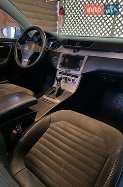 Седан Volkswagen Passat 2012 в 