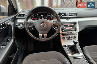 Седан Volkswagen Passat 2012 в 