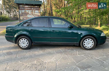 Седан Volkswagen Passat 2001 в 