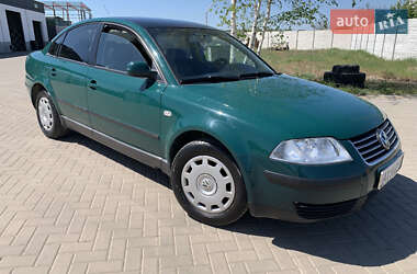 Седан Volkswagen Passat 2001 в 