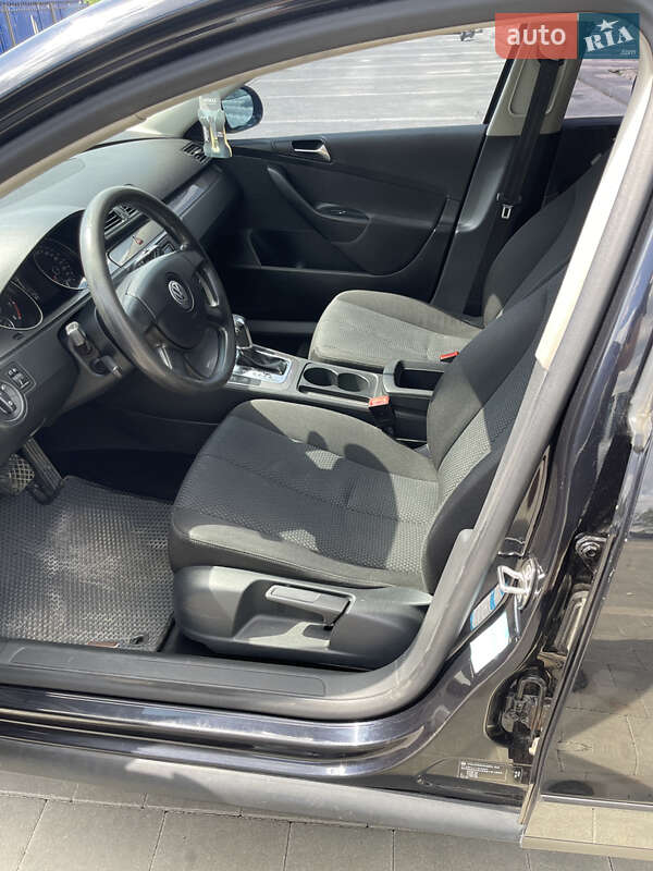 Универсал Volkswagen Passat 2010 в Ивано-Франковске