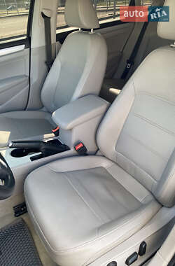 Седан Volkswagen Passat 2012 в 