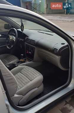 Універсал Volkswagen Passat 2000 в 