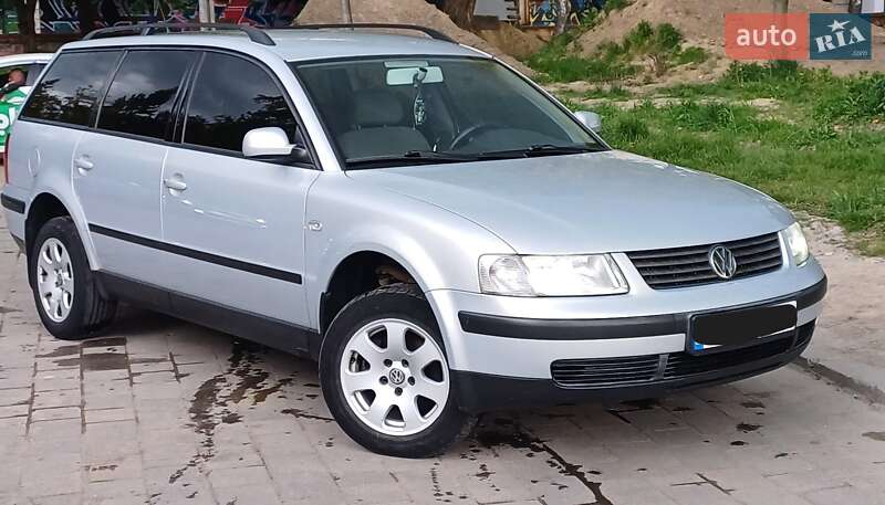 Універсал Volkswagen Passat 2000 в 