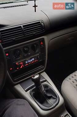 Універсал Volkswagen Passat 2000 в 