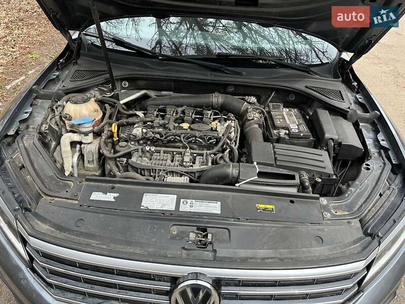 Седан Volkswagen Passat 2018 в Черкассах