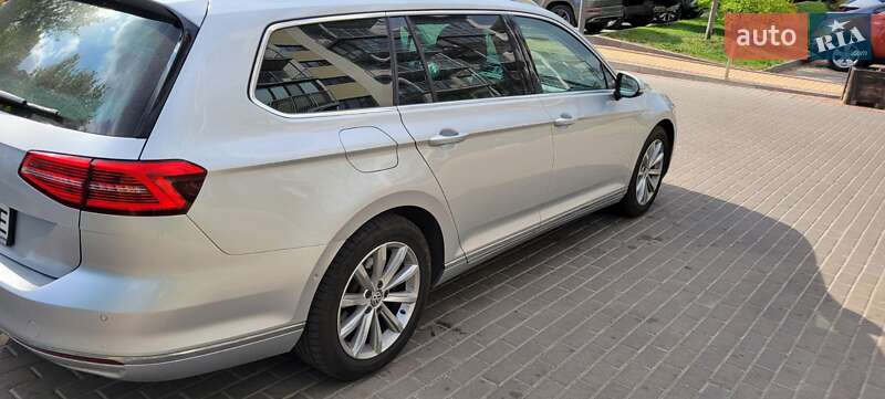 Универсал Volkswagen Passat 2018 в Киеве