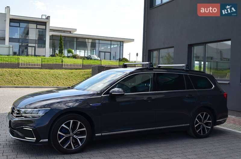 Універсал Volkswagen Passat 2020 в Львові