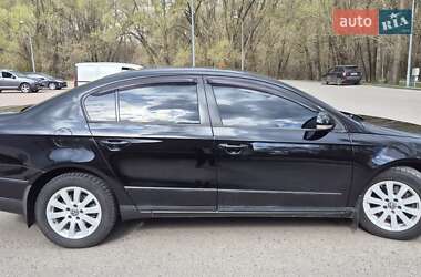 Седан Volkswagen Passat 2007 в 