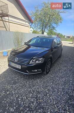 Універсал Volkswagen Passat 2012 в Тернополі