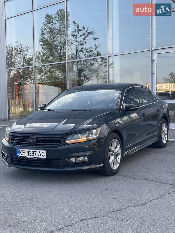 Седан Volkswagen Passat 2017 в 
